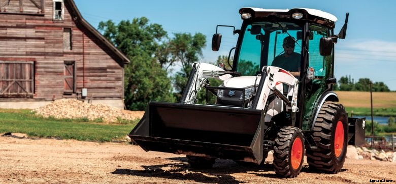 Bobcat compact tractor with loader